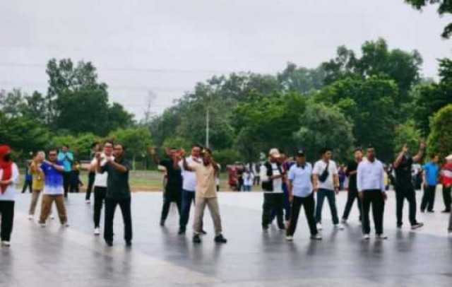 Peringati Hari Ibu, Pemkab OKU Timur Gelar Senam Bersama