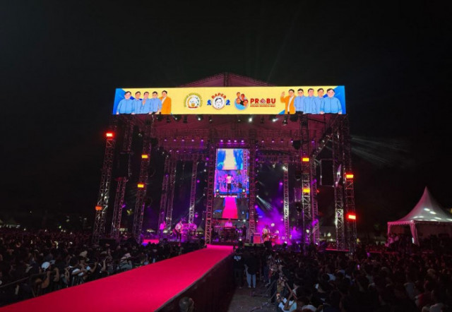 Dewa 19 Puaskan Ribuan Anak Muda dalam Konser "Matur Nuwun Pak Jokowi"