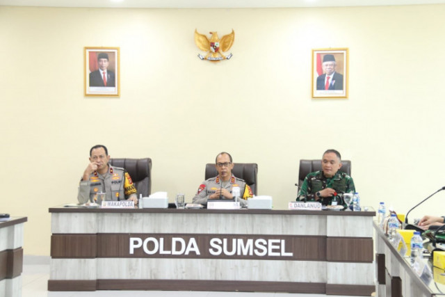 Konsolidasi TNI-Polri Jelang Pemilu 2024: Kapolda Sumsel Pimpin Rapat Pengamanan di Palembang
