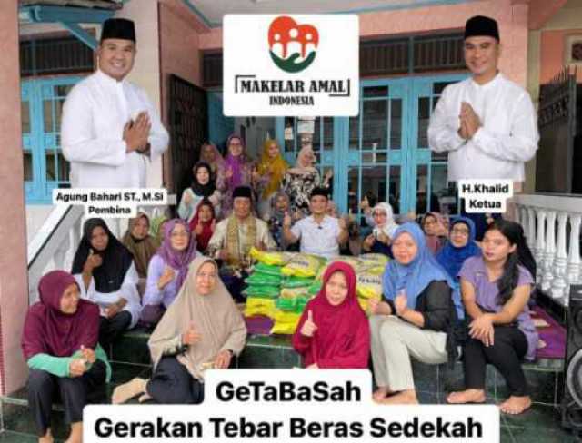 Yayasan Makelar Amal Bagikan 60 Karung Beras di Palembang