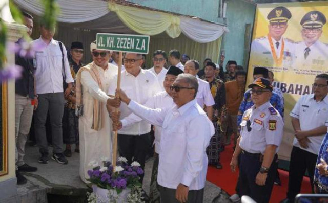 Resmikan Nama Jalan KH.Zezen Z.A, Bupati Sukabumi H.Marwan Hamami "Mudah-mudahan Mendatangkan Keberkahan"