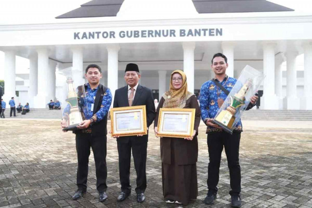 Diskominfo Kota Tangerang Raih 2 penghargaan,Top 3 Inovasi Super App Tangerang LIVE dan Perangkat Daerah Terinovatif