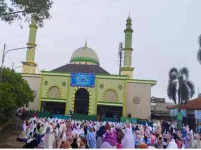 Suasana Salat Idul Adha di Masjid Raya Riyadhus Sholihin Parung
