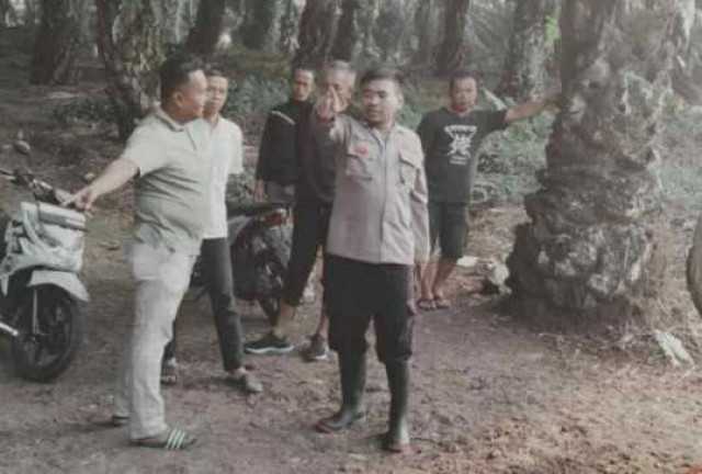 Polsek Cigudeg Bersama Unit Laka Lantas Polres Bogor Investigasi Olah TKP Terkait Kecelakaan Lalu Lintas di Cigudeg, Dua Orang Luka Berat