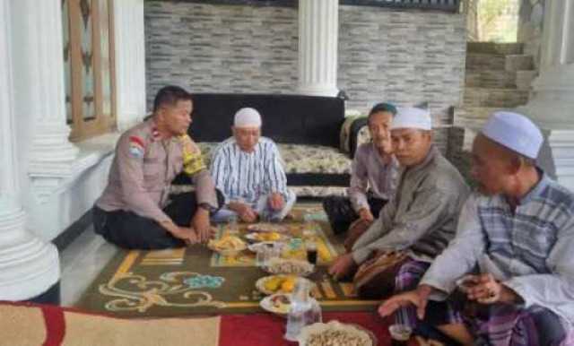 Bhabinkamtibmas Wilayah Polsek Dramaga Laksanakan Sambang Ke Tomas Untuk Jalin Silaturahmi San Ajak Jaga Kondusifitas Wilayah