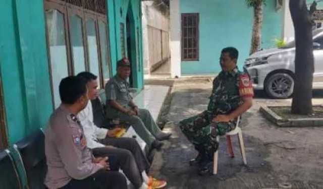 Sinergitas TNI-POLRI Wilayah Hukum Polsek Klapanunggal Desa Kembang Kuning Giat Cooling Sistem Sambang Warga Pemuda Tokoh Masyarakat Pasca Pilkada Mantap Praja Serentak 2024 Agar Kondusif.