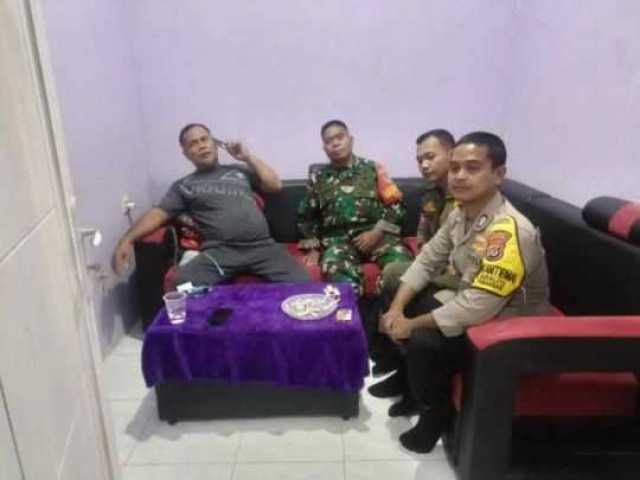 Sinergitas TNI-POLRI Wilayah Hukum Polsek Tamansari Desi Sukaluyu Giat Coolling Sistem Sambang Tokoh Masyarakat Beri Pesan Dan Ajak Jaga Kamtibmas.