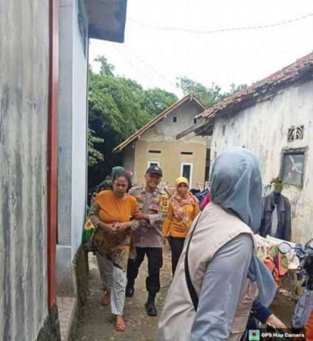 Bhabinkamtibmas Wilayah Huk Polsek Dramaga Giat Cooling Sistem Evakuasi Seseorang Diduga ODGJ, Cegah Kamtibmas Wujud Pelayanan Kamtibmas.
