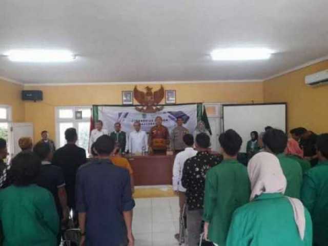 Bhabinkamtibmas Wilayah Hukum Polsek Babakan Madang Desa Cijayanti Giat Cooling Sistem Monitoring Adanya Penyuluhan Ideologi Pancasila Dari Universitas Nasional Kepada Warga Masyarakat, Beri Himbauan Kamtibmas.
