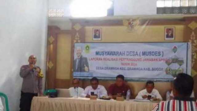 Bhabinkamtibmas Wilayah Hukum Polsek Dramaga Giat Cooling Sistem Turut Hadir Monitoring Musyawarah Desa Terkait Penyusunan Penerima Bantuan Manfaat BLT DD Tahun 2025.