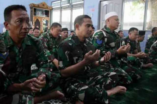 Lanal Palembang Gelar Doa Bersama dalam Rangka Kegiatan 5th Multilateral Naval Exercise Komodo