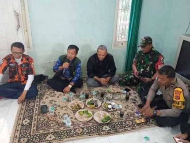 Sinergitas TNI-POLRI Wilayah Hukum Polsek Dramaga Desa Sukadamai  Giat Cooling Sistem Sambang  Organisasi Pemuda Pancasila Sampaikan Pesan Kantibmas Ajak Jaga Kondusifitas Cegah Kriminalitas.
