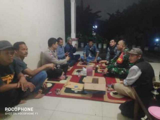 Sinergitas TNI-POLRI Wilayah Hukum Polsek Ciawi Polres Bogor Giat Cooling Sistem Patroli Sambang Kamtibmas Siskamling Warga Binaan Beri Pesan Ajak Jaga Kondusifitas Cegah Kriminalitas.