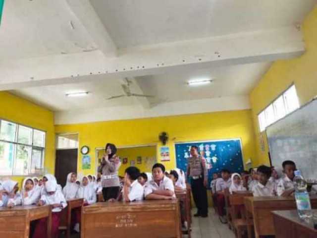 Polsek Sukaraja Polres Bogor Giat Cooling Sistem Edukasi Siswa SD Negeri Katulampa 4 Soal Kenakalan Remaja, Bullying, Dan Tawuran.