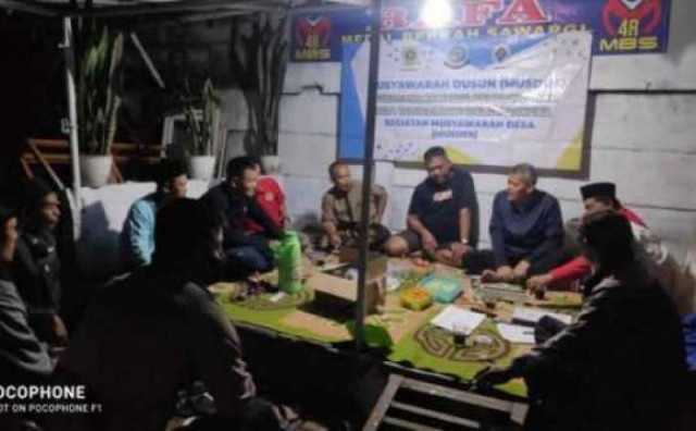 Bhabinkamtibmas Wilayah Hukum Polsek Ciawi Polres Bogor Guat Cooling Sistem Patroli Sambang Siskamling Warga Masyarakat Dialog Kamtibmas Ajak Jaga Kondusifitas Selama Bulan Suci Ramadhan 1446 Aman.