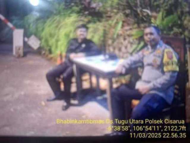 Bhabinkamtibmas Wilayah Hukum Polsek CSR Polres Bogor, Giat Cooling Sistem Kontrol Petugas Keamanan Komplek Pastikan Tidak Ada Gangguan Kamtibmas Dibulan Suci Ramadhan 1446 H.