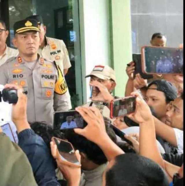 Kapolres Bogor Menegaskan Bakal Tindak Ormas Paksa Minta THR. 