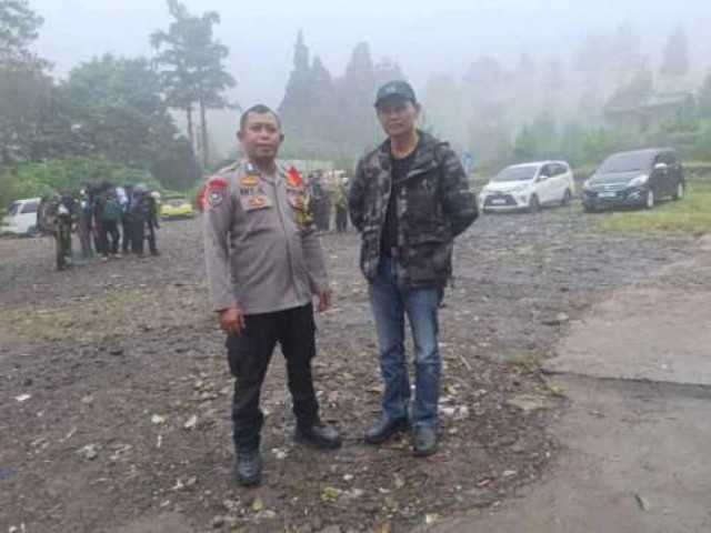 Bhabinkamtibmas Wilayah Hukum Polsek CSR Polres Bogor Giat Cooling asisten Patroli Sambang Dialogis Wrga Desa Tugu Utara Ajak Jaga Kondusifitas Cegah Gangguan Kamtibmas. 