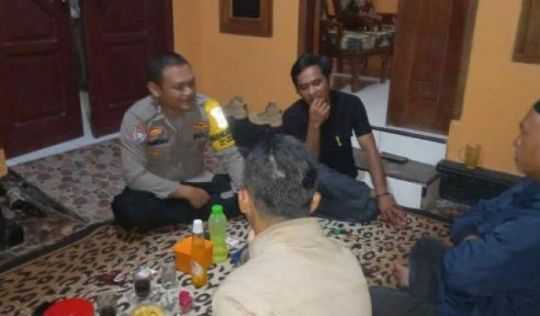 Bhabinkamtibmas Wilayah Hukum Polsek Tamansari Giat Cooling Sistem Silahturahmi Sambang Ajak Jaga Kondusifitas Cegah Gangguan Kantibmas.
