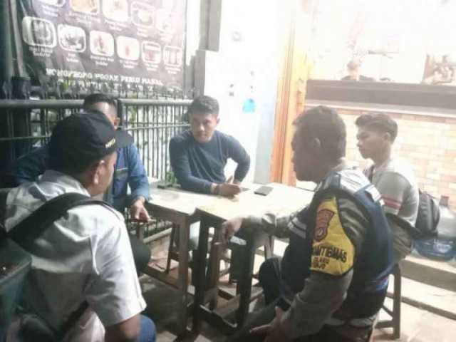 Polsek Tenjo Giat Patroli Sambang Petiga Ronda Beri Himbauan Jaga Kondusifitas Cegah Gangguan Kamtibmas.