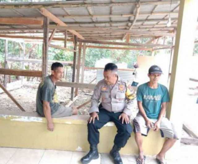 Bhabinkamtibmas Polsek Tenjo Polres Bogor Sambang Warga Desa CILAKU Sampaikan Pesan Ajak Jaga Kondusifitas Cegah Gangguan Kamtibmas.