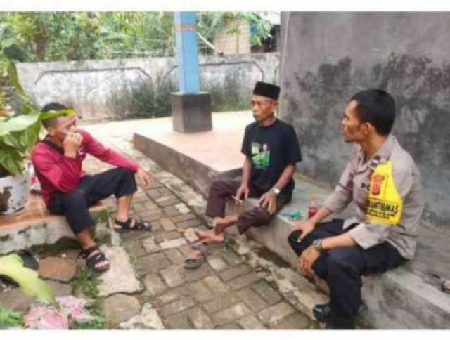 Bhabinkamtibmas Wilayah Hukum Polsek Dramaga Sambang Warga Beri Himbaun Jaga Kondusifitas Cegah Gangguan Kamtibmas