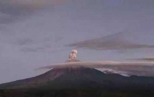 Gunung Semeru Erupsi, Letusan Capai 900 Meter