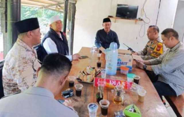Kapolsek Ciawi Gerak Cepat Sambangi Rumah Duka Kepala Desa Bojong Murni.