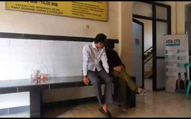 Dikritik soal Dana Desa, Anak Kades Aniaya Warga di Klapanunggal - Bogor