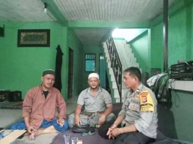 Bhabinkamtibmas Polsek Ciawi Anjangsana Kamtibmas Kepada Tokoh Agama Desa Banjarsari.