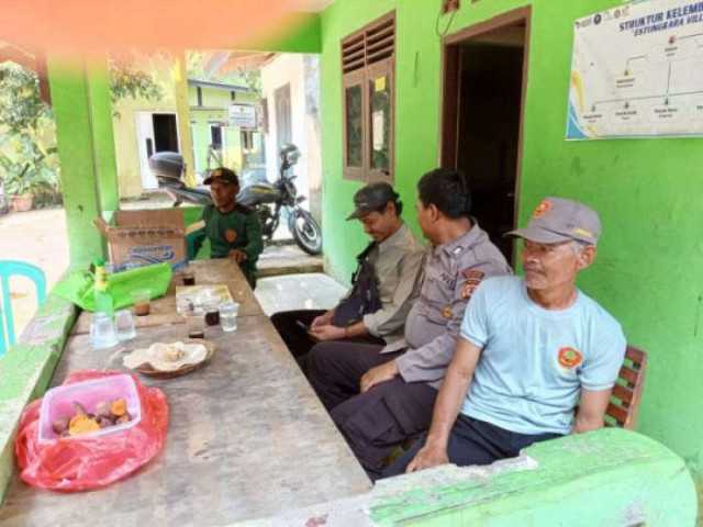 Polsek Dramaga Giat Sambang Warga Beri Himbaun Ajak Jaga Kondusifitas Cegah Gangguan Kamtibmas.