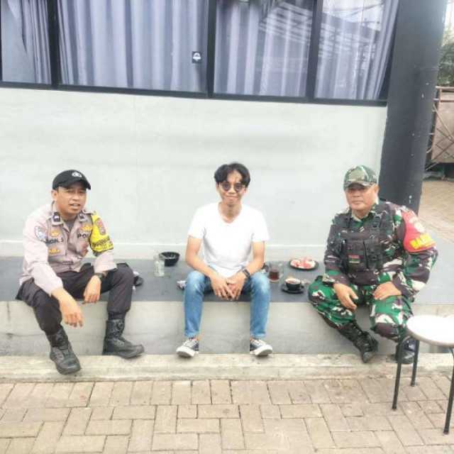 Bhabinkamtibmas Wilayah Hukum Polsek Dramaga Sambang Warga Beri Himbauan Ajak Jaga Kondusifitas Cegah Gangguan Kamtibmas.