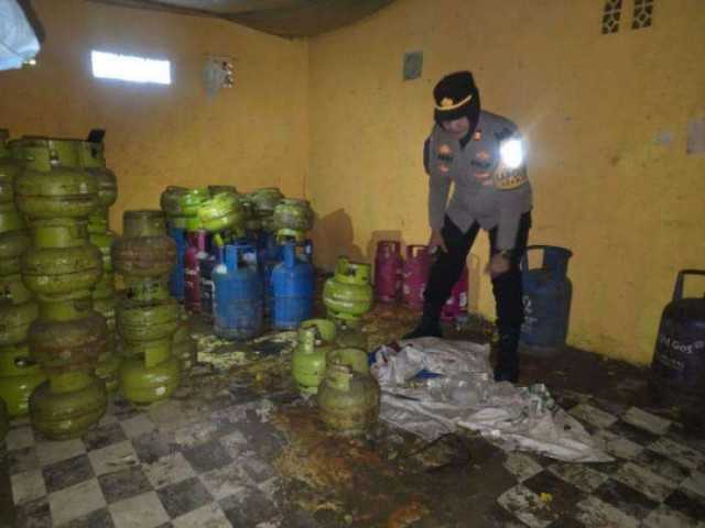 Gercep 1 Minggu Manggung Kapolsek Dramaga Ungkap Oplosan Gas Subsidi, Sesuai Harapan Menjabat Pastikan Ciptakan Situasi Kondisi Kecamatan Dramaga Tertib Aman Kondusif.