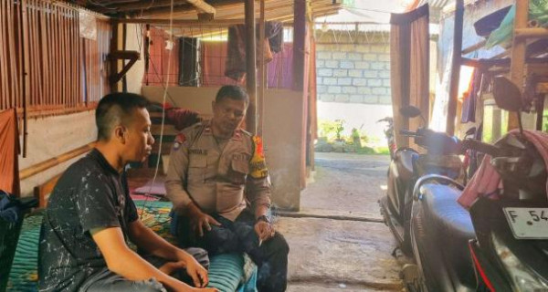 Bhabinkamtibmas Polsek Dramaga Sambang Warga Beri Himbaun Ajak Jaga Kondusifitas Cegah Gangguan Kamtibmas.