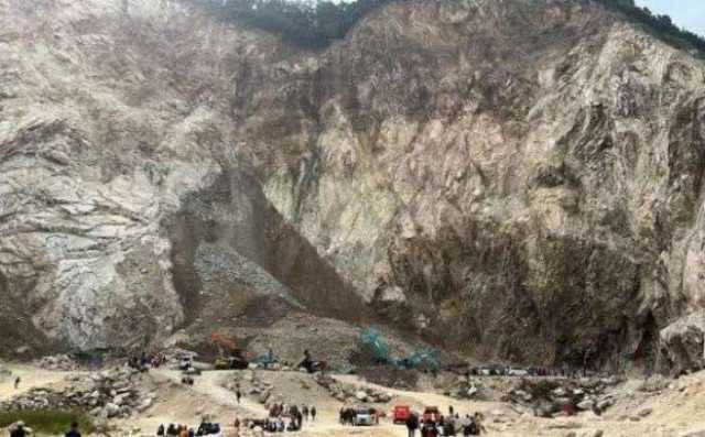 Update Longsor Gunung Kuda Cirebon, 6 Orang Tewas dan 13 Hilang