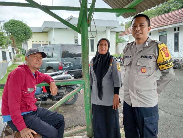 Bhabinkamtibmas Polsek Parungpanjang Jalin Kedekatan Dengan Warga Desa Binaan.
