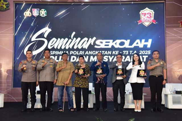 Seminar 'Polisi dan Masyarakat' Sespimma Lemdiklat Polri Angkatan 73 Raih Rekor MURI.
