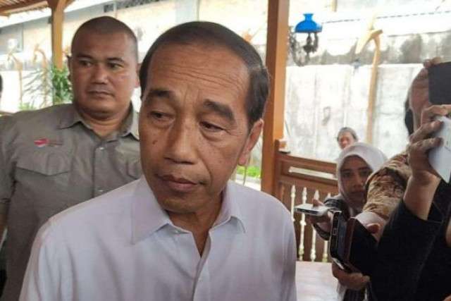 Tepis Hoaks Terkait Sakit Jokowi, Ajudan: Alergi Kulit Pulang dari Vatikan