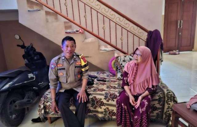 Bhabinkamtibmas Dan Babinsa Melaksanakan Giat Anjangsana Warga Sampaikan Pesan Harkamtibmas.