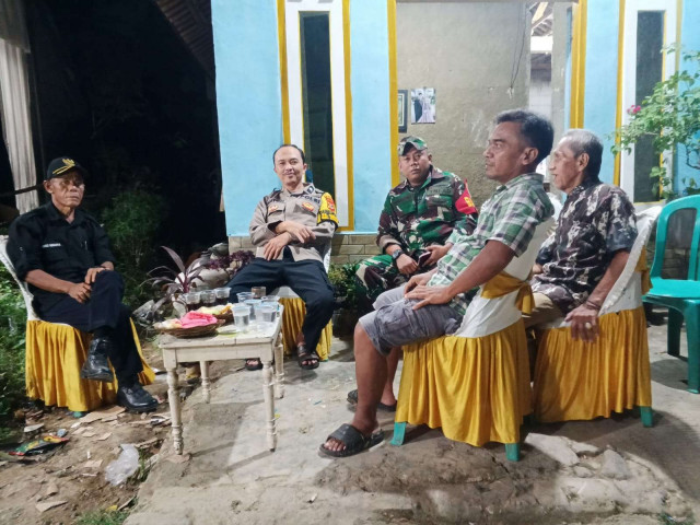Cegah Gangguan Kamtibmas, Bhabinkamtibmas dan Bhabinsa Polsek Ciampea Kontrol Desa Binaan.