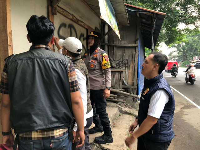 Gercep Polsek Dramaga Tindaklanjuti Aduan Warga Terkait Penjualan Obat Terlarang Berkedok Warung Ponsel.