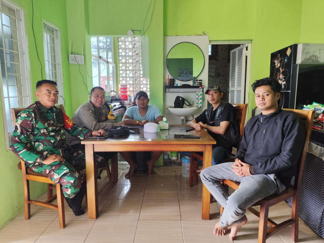 Bhabinkamtibmas Polsek Ciawi Sambangi Warga Desa Bojongmurni, Sampaikan Pesan Kamtibmas dan Edukasi Cegah TPPO.
