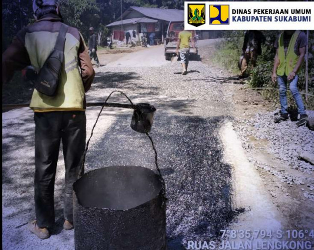 Dinas PU Kabupaten Sukabumi Perbaiki Jalan Rusak Ruas Lengkong–Cijaksa