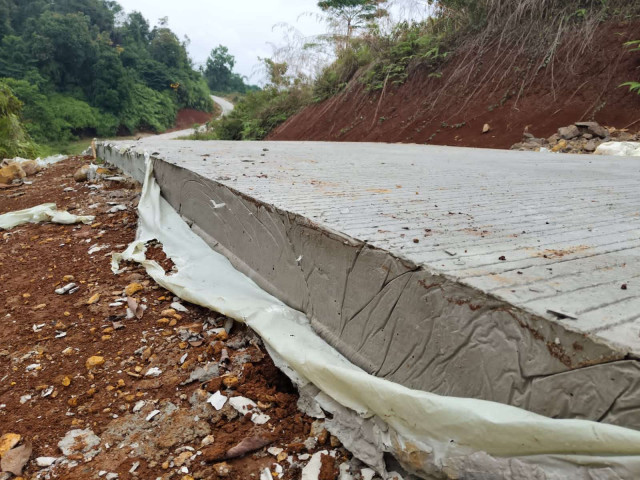 Gercep Kegiatan Betonisasi dan Plat Deker Anggaran (DD)Tahap Pertama di Desa Cileuksa Rampung TA 2025.