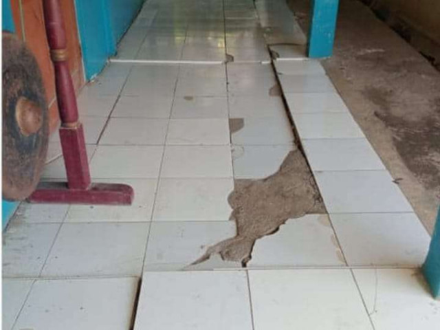 Legislator dan Eksekutif Harus Secepatnya Tinjau Lokasi, Adanya Pergeseran Tanah Di Sekolah SMPN 1 Suka Jaya.