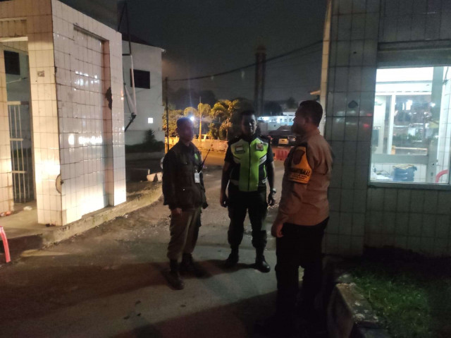 Bhabinkamtibmas Ciawi Kontrol Poskamling dan Dukung Pengamanan Lingkungan Warga.