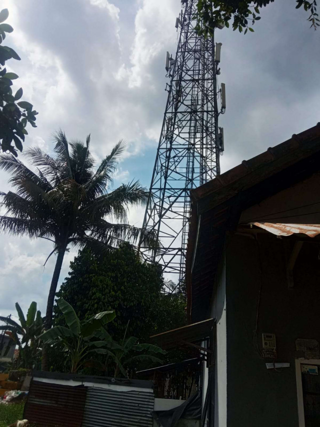Tiga Bulan Tanpa Kepastian, Warga Kelurahan Karya Baru Tuntut Ganti Rugi Dampak Radiansi Tower BTS Mitratel