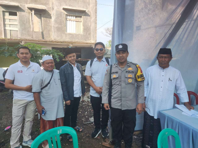 Bhabinkamtibmas Desa Ciherang Pondok Hadiri Santunan Anak Yatim dalam Rangka Peringatan 10 Muharram 1447 H.