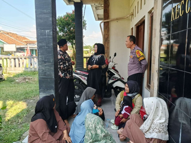 Bhabinkamtibmas Polsek Ciampea Laksanakan Kontrol Sambang Warga di Desa Cibuntu, Sampaikan Himbauan Kamtibmas.