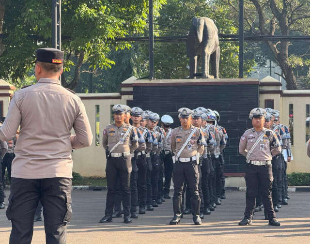 Kapolres Bogor Pimpin Apel Pengecekan Personel Lantas untuk Pengamanan Jalur Puncak di Akhir Pekan.